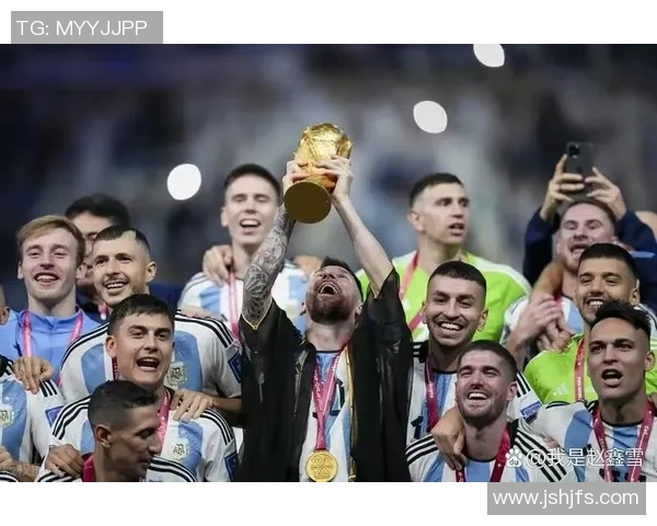 重庆足球队的奋斗历程与杯赛荣耀背后的故事揭秘